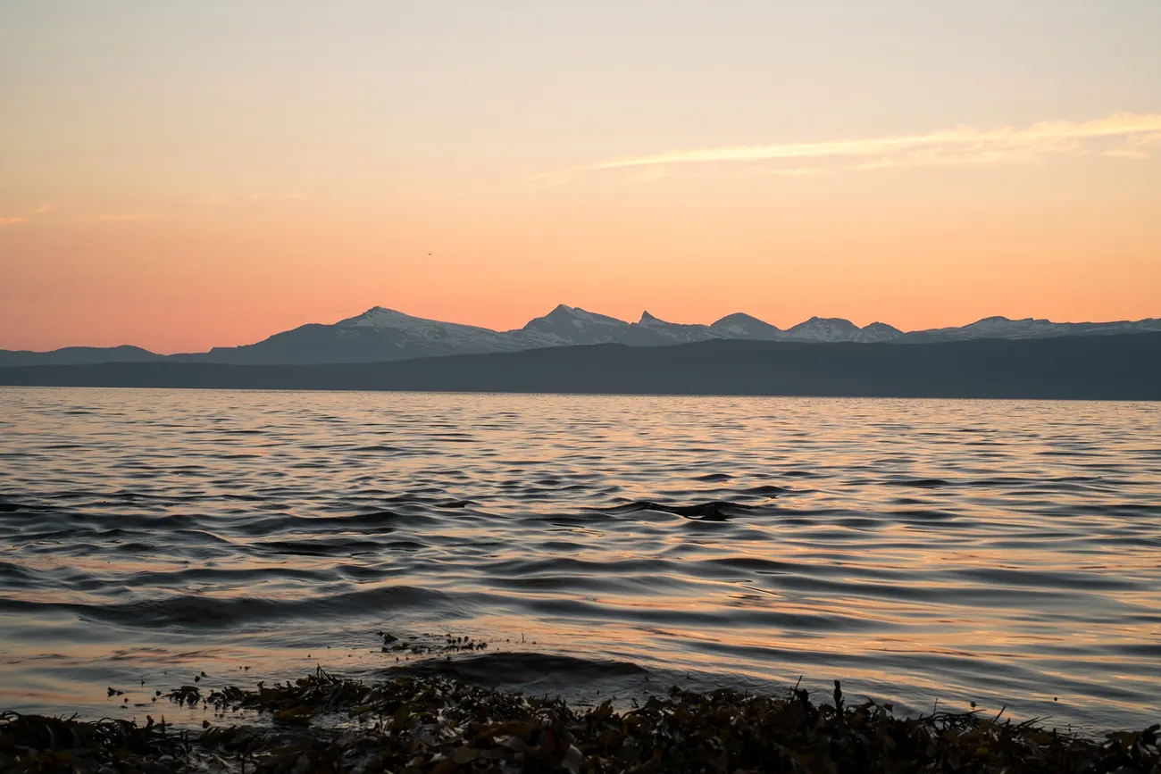 Le fjord de Narvik au soleil de minuit